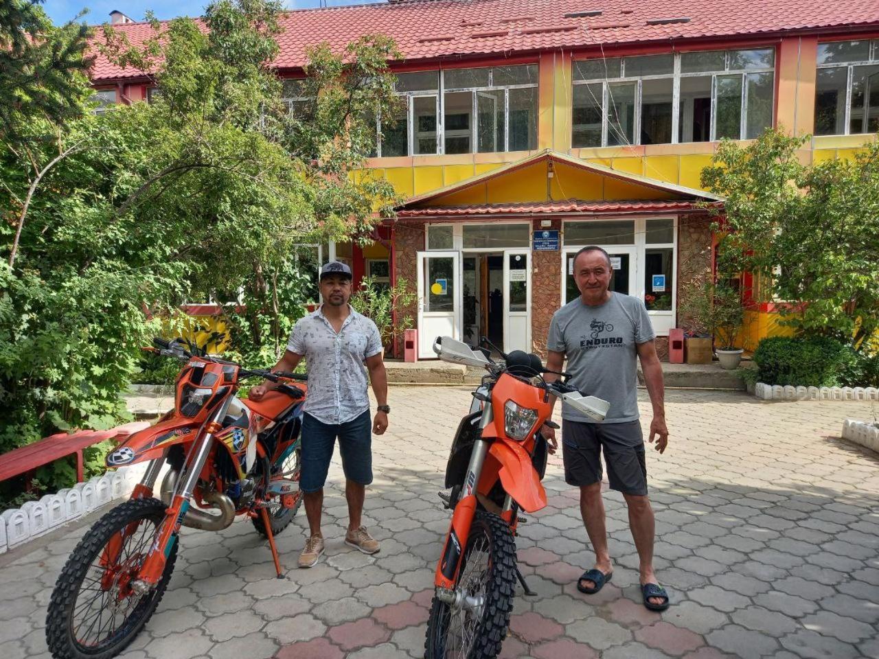Otel Issyk-Kul Karakol Exterior foto